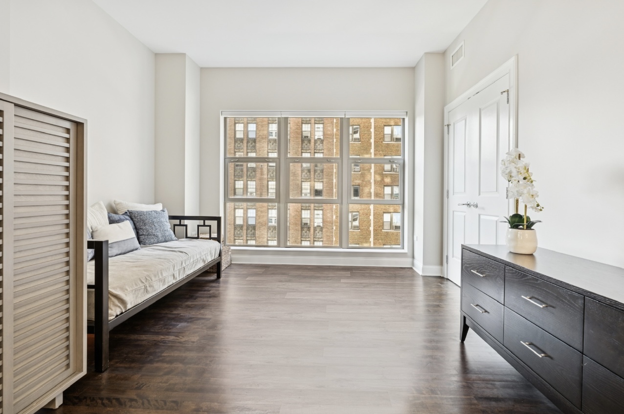 1035 N Dearborn Street Unit: 5W