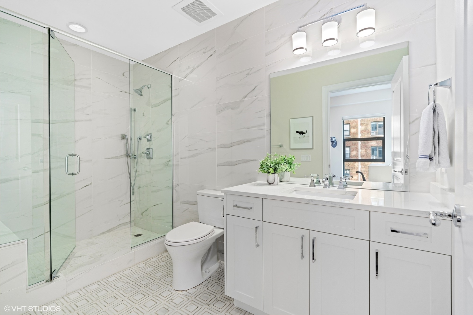 1035 N Dearborn Street Unit: 5W