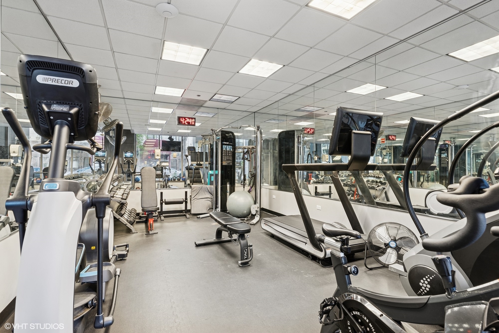 1035 N Dearborn Street Unit: 5W