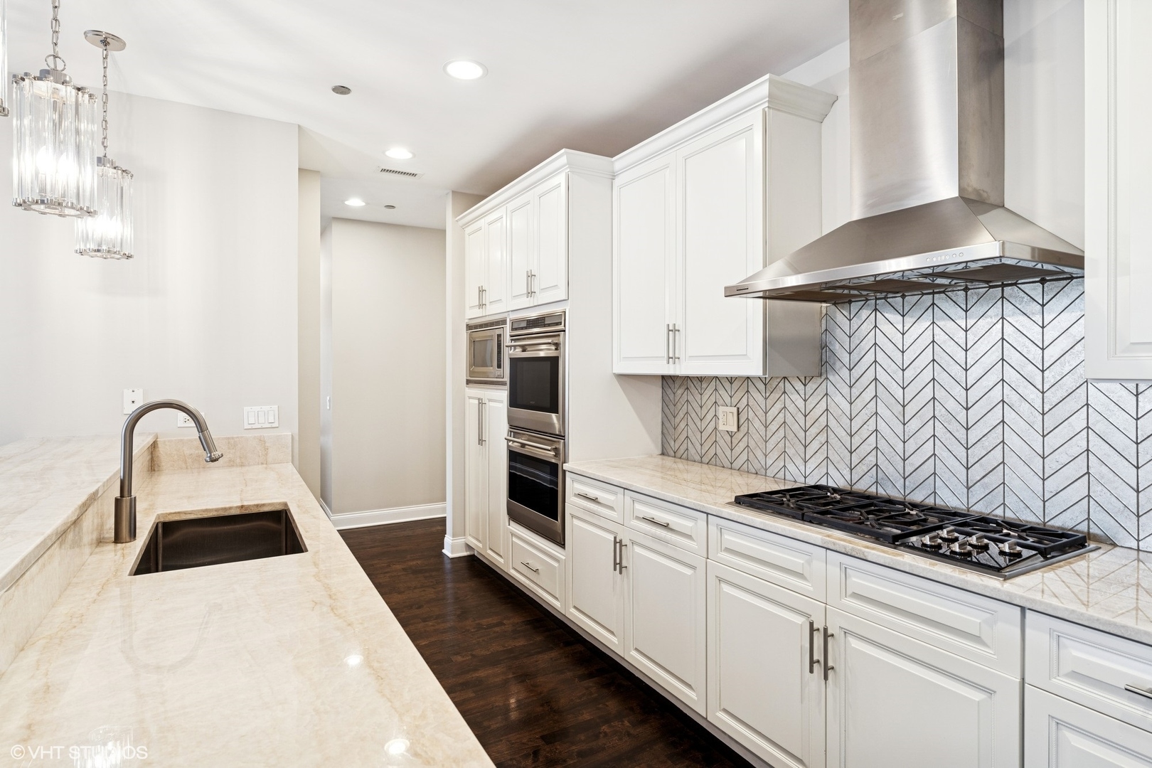 1035 N Dearborn Street Unit: 5W