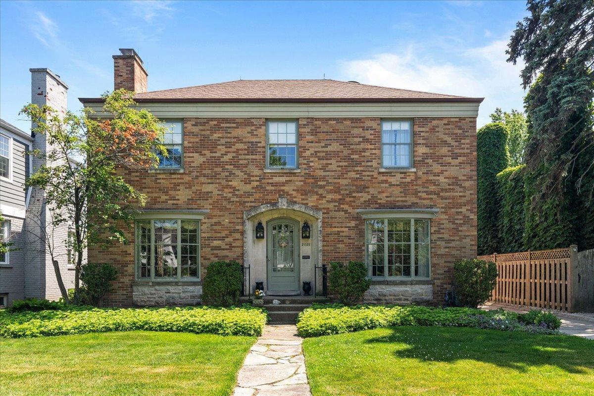 2025 Greenwood Avenue