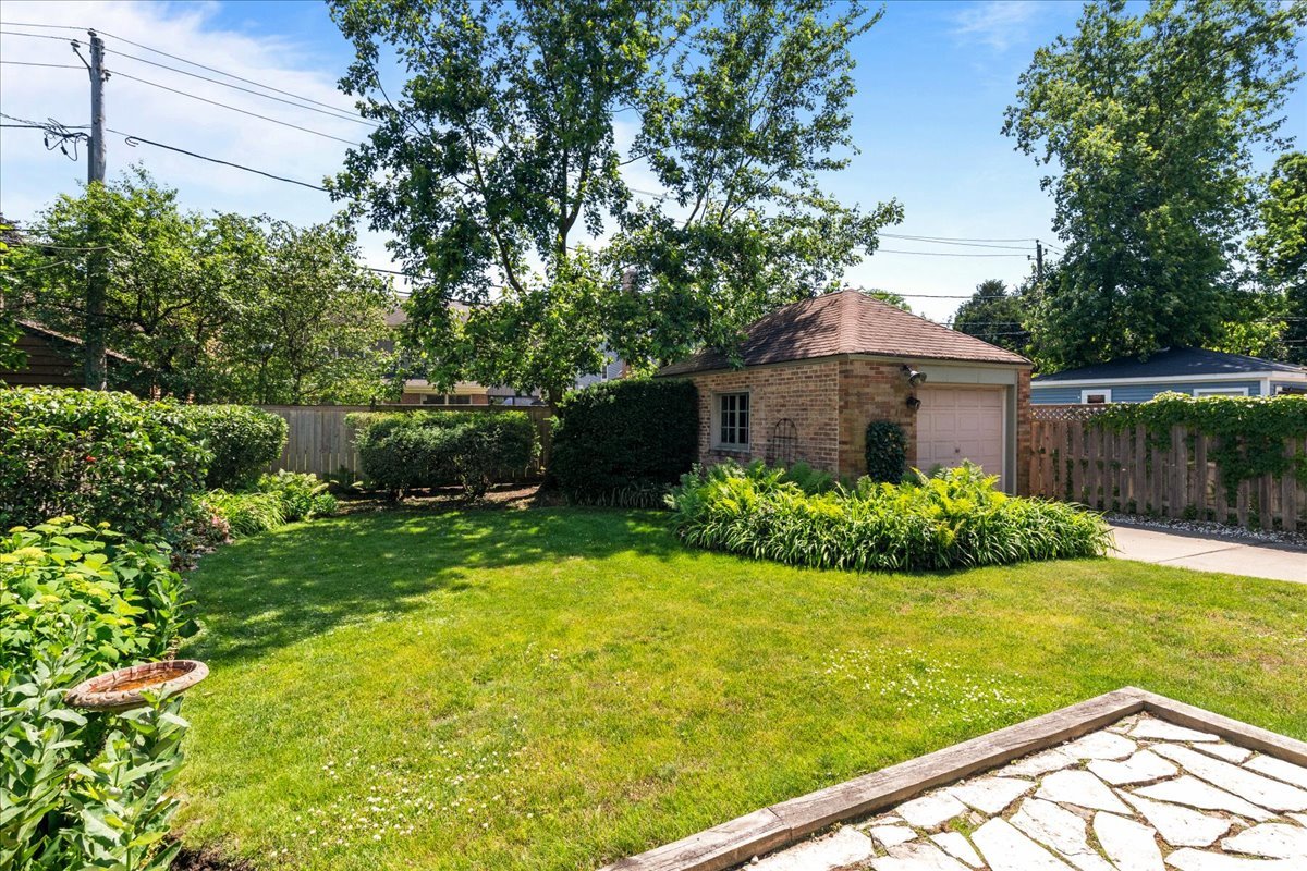 2025 Greenwood Avenue