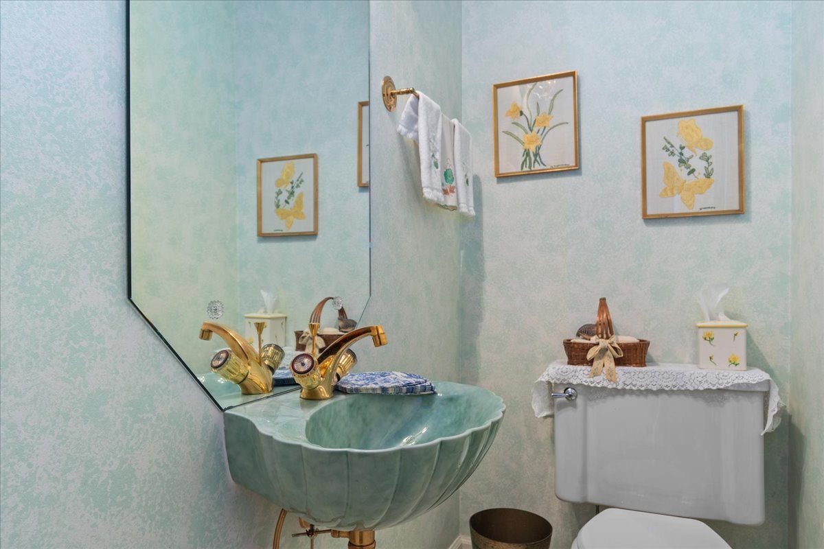 2025 Greenwood Avenue