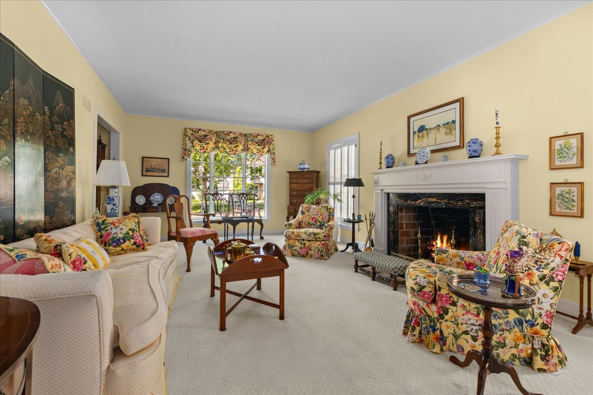 2025 Greenwood Avenue