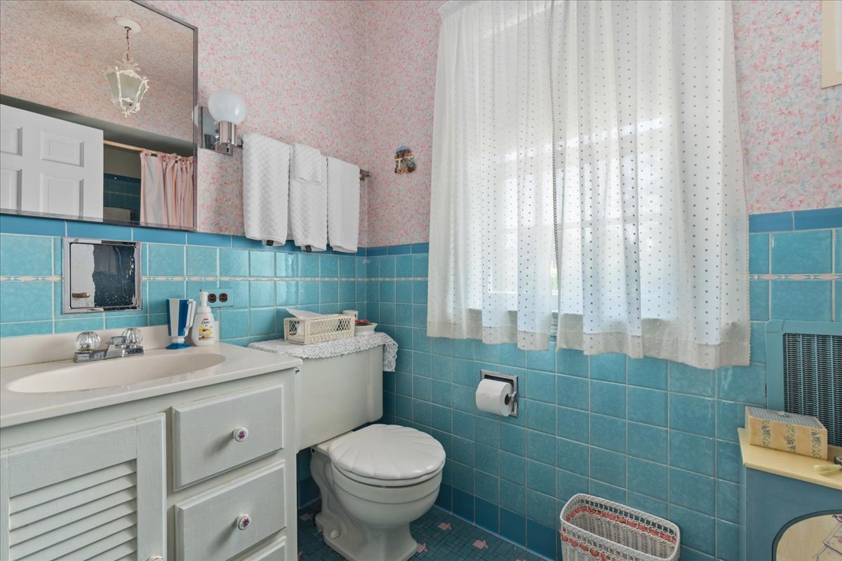 2025 Greenwood Avenue