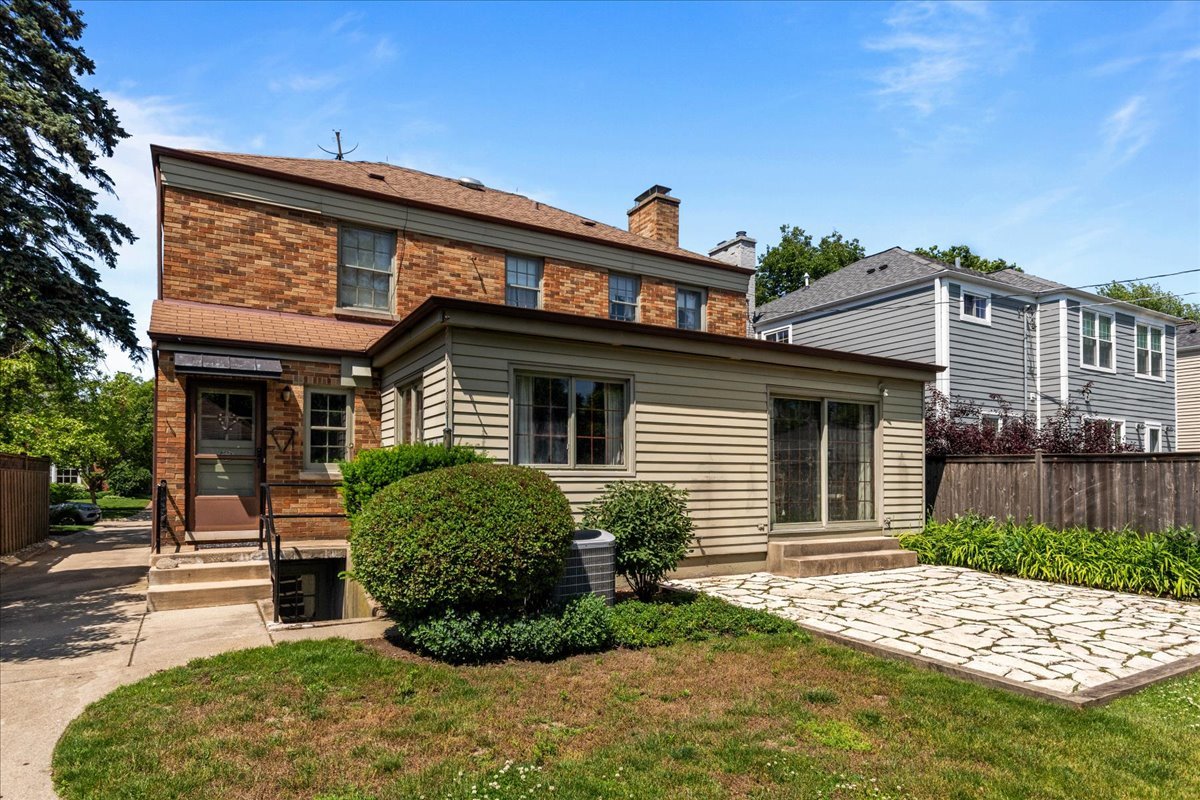 2025 Greenwood Avenue