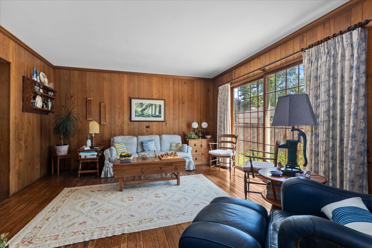 2025 Greenwood Avenue