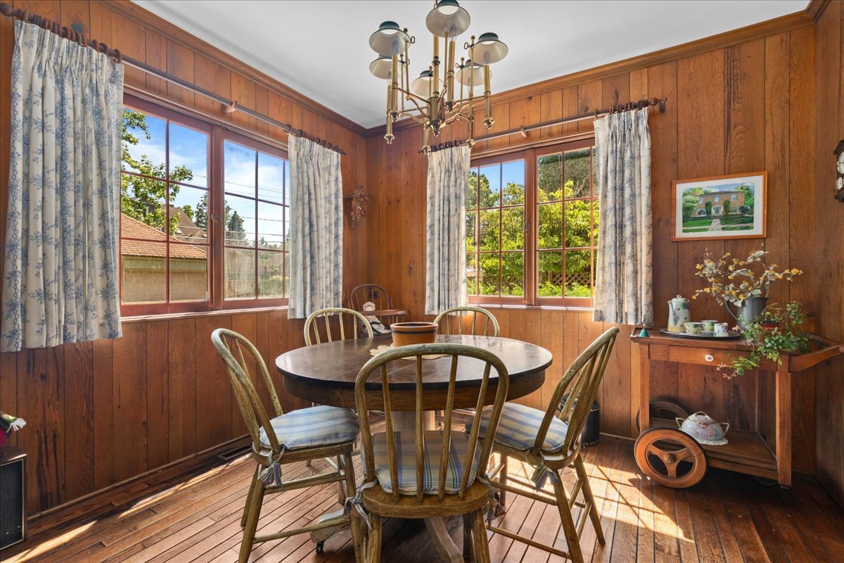 2025 Greenwood Avenue