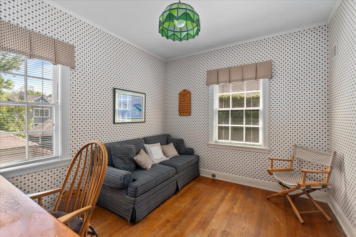 2025 Greenwood Avenue