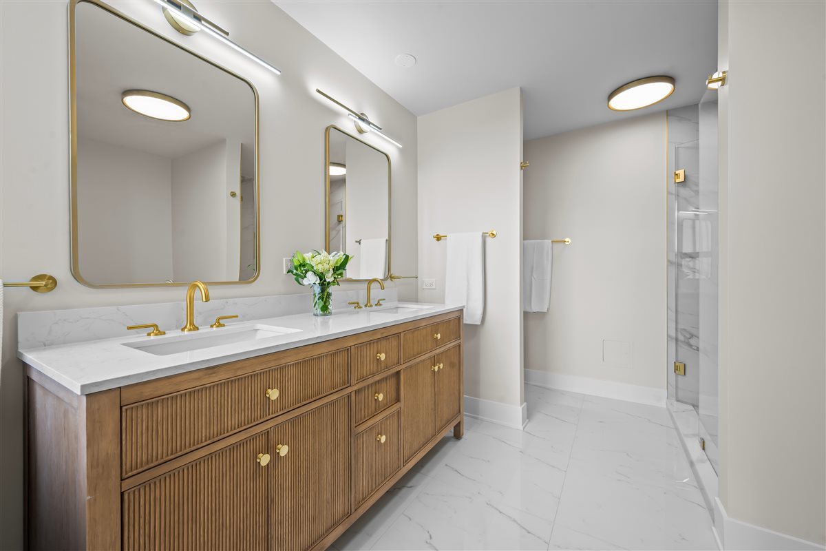 1500 Sheridan Road Unit: 4A