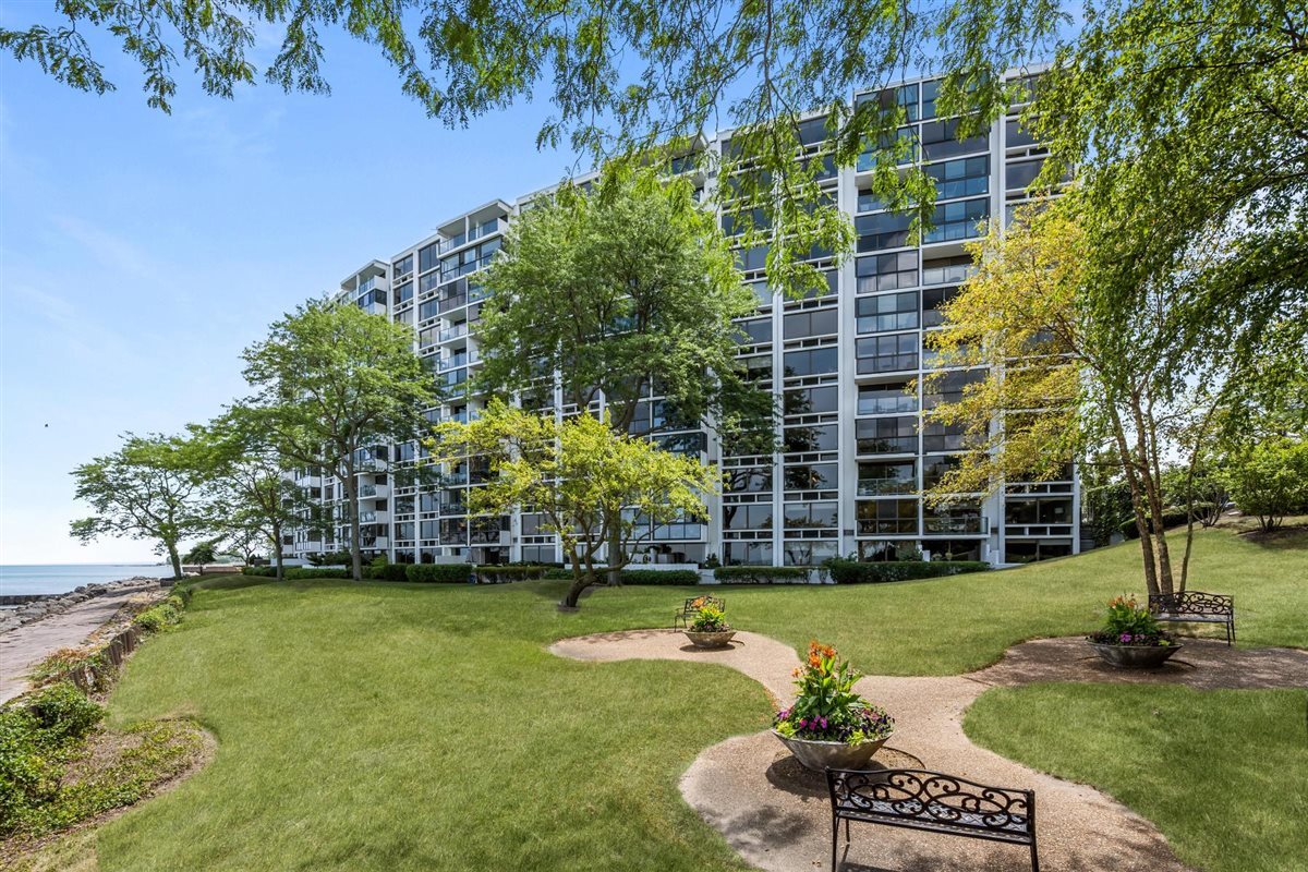 1500 Sheridan Road Unit: 4A