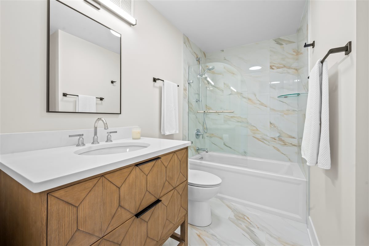 1500 Sheridan Road Unit: 4A