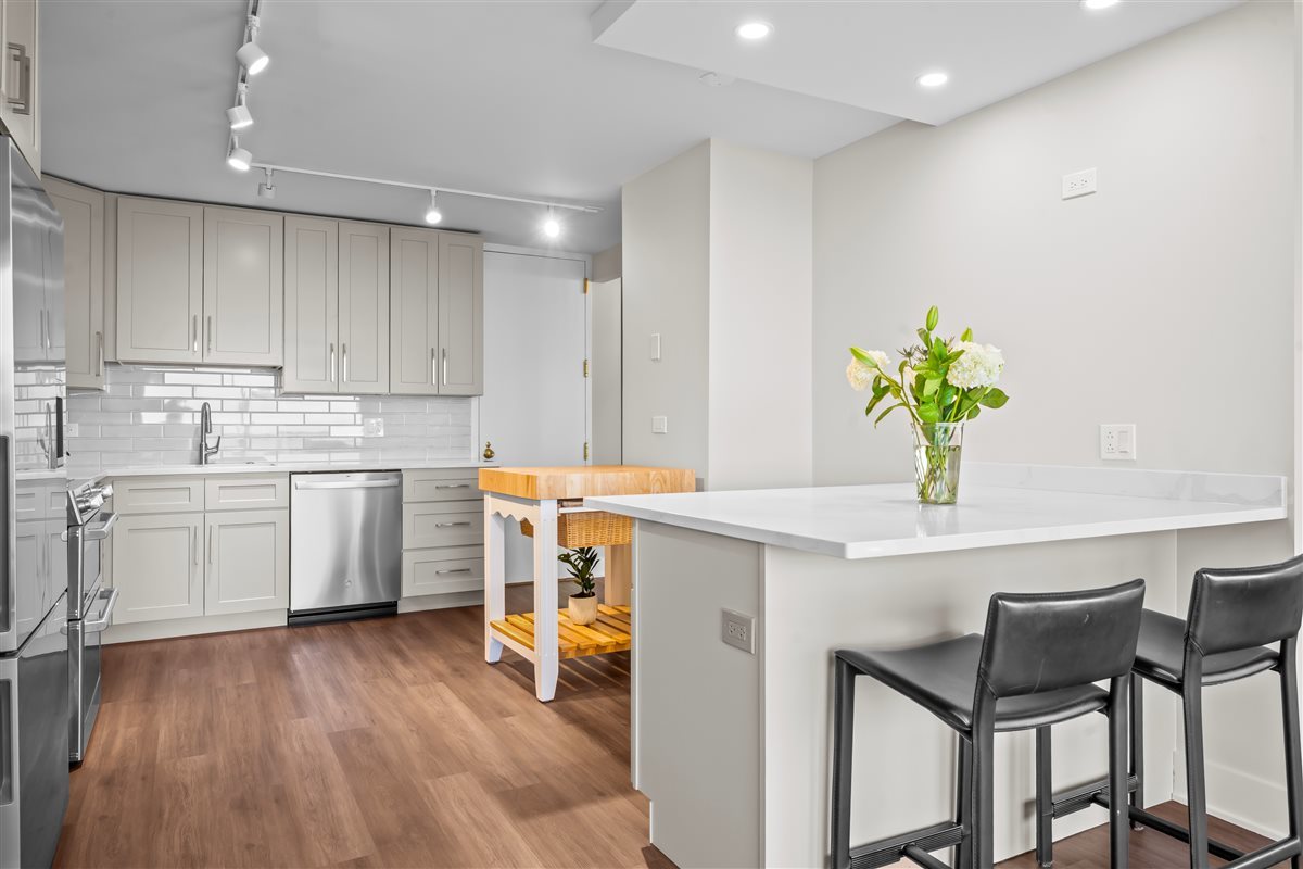 1500 Sheridan Road Unit: 4A