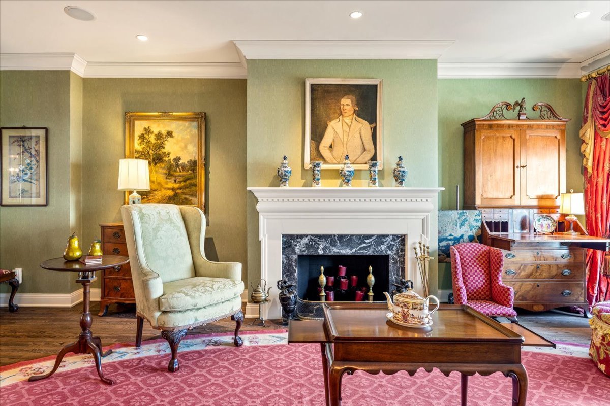 800 N Michigan Avenue Unit: 5501