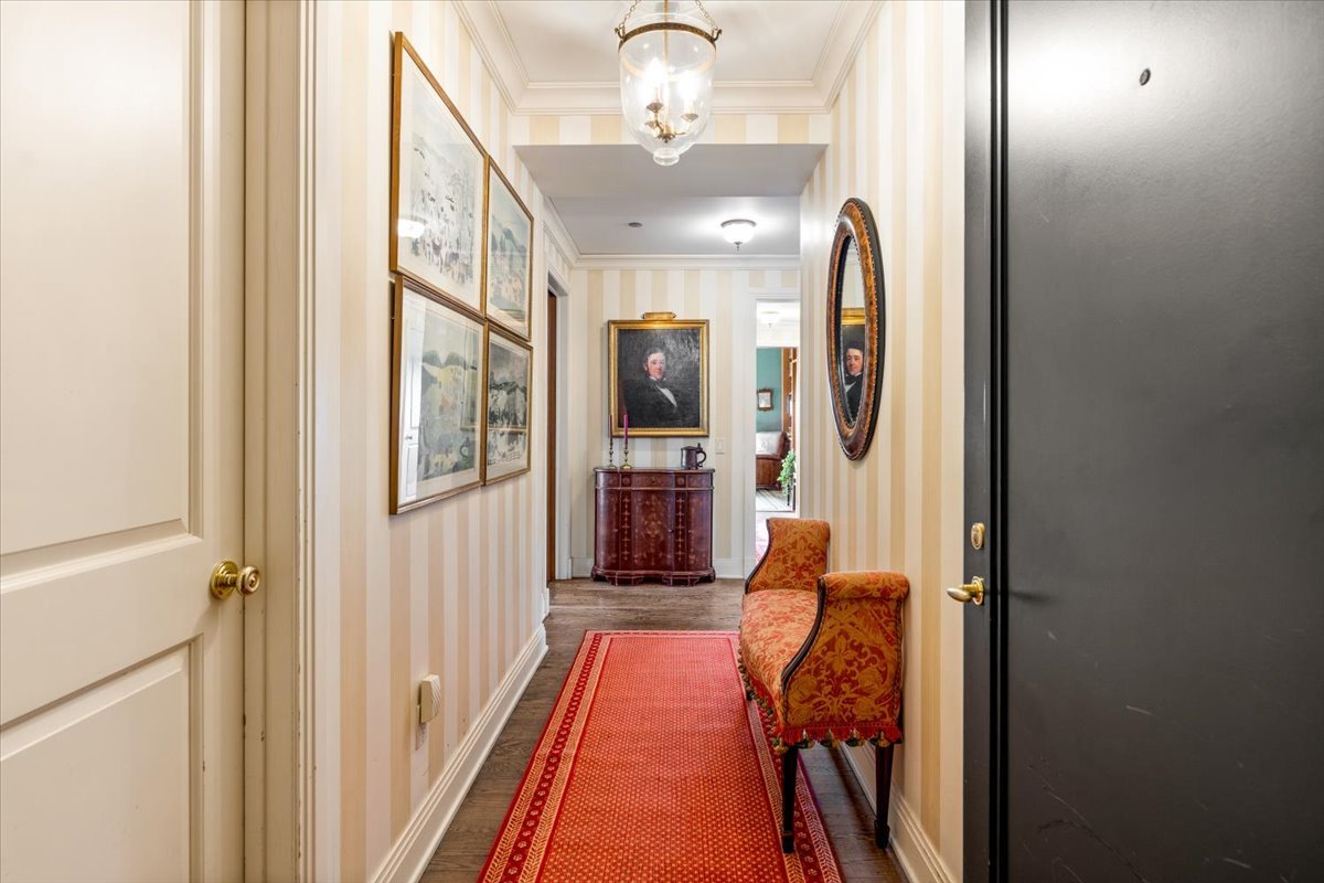 800 N Michigan Avenue Unit: 5501