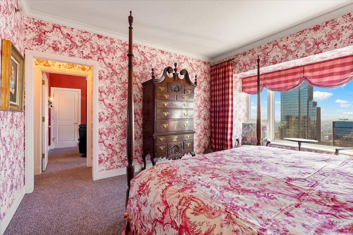 800 N Michigan Avenue Unit: 5501