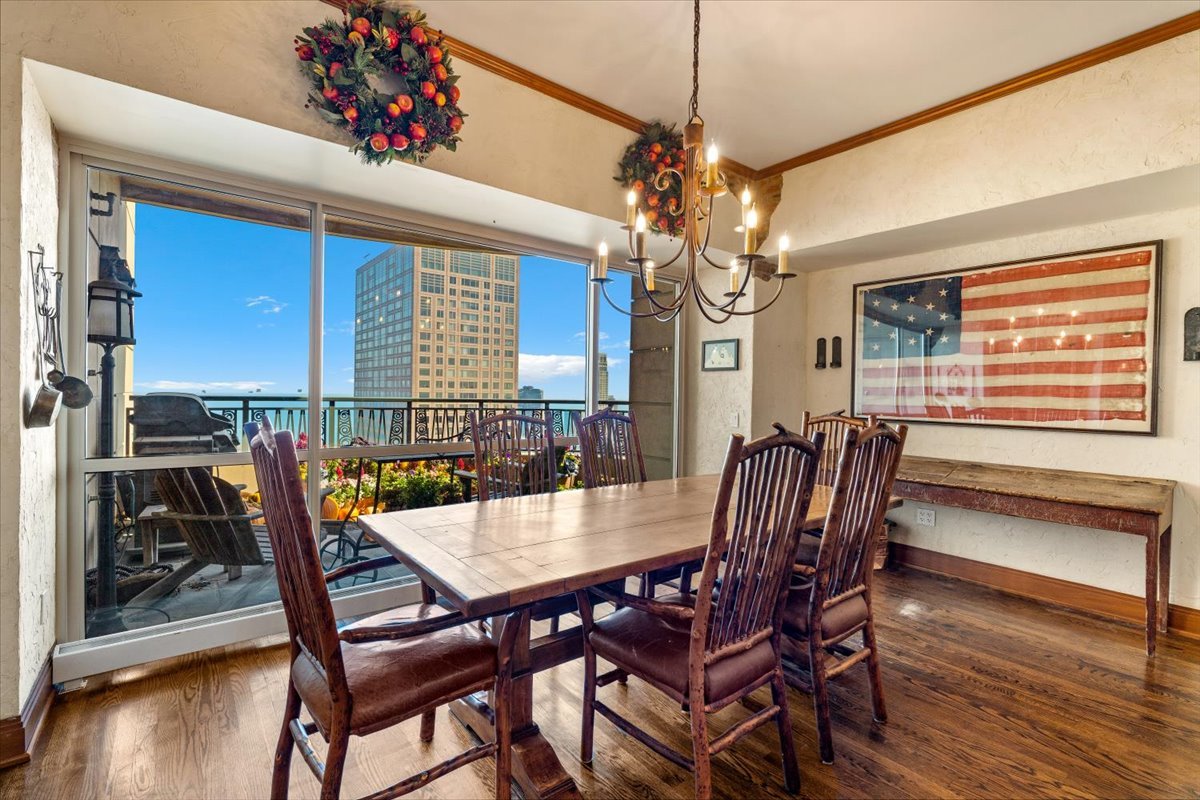 800 N Michigan Avenue Unit: 5501