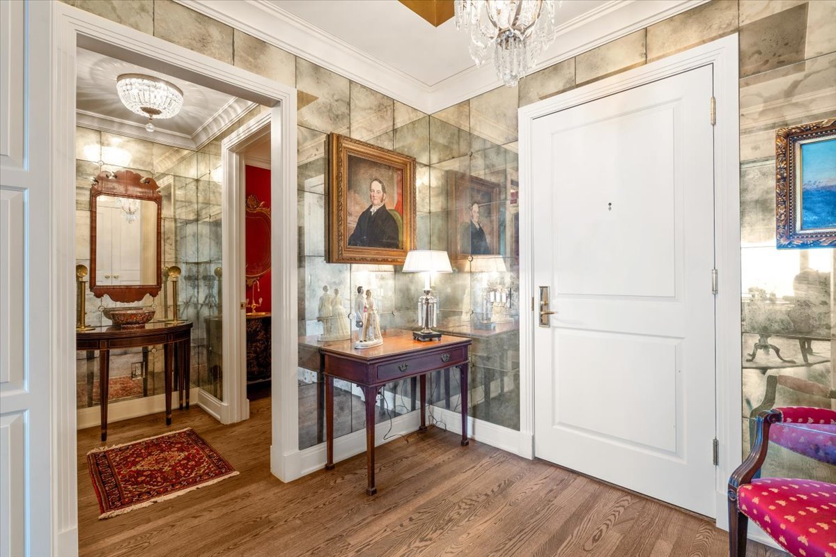 800 N Michigan Avenue Unit: 5501