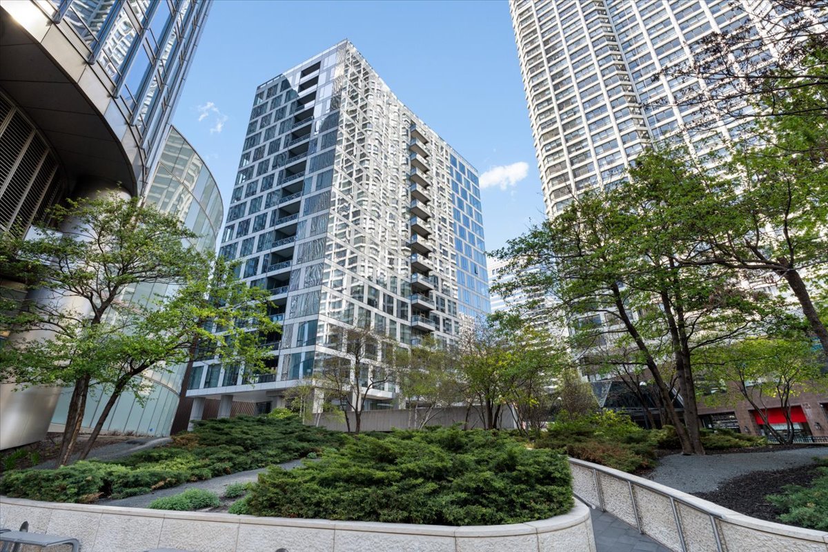 403 N Wabash Avenue Unit: 10C