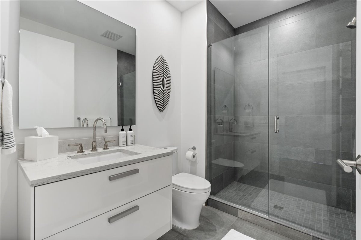 403 N Wabash Avenue Unit: 10C