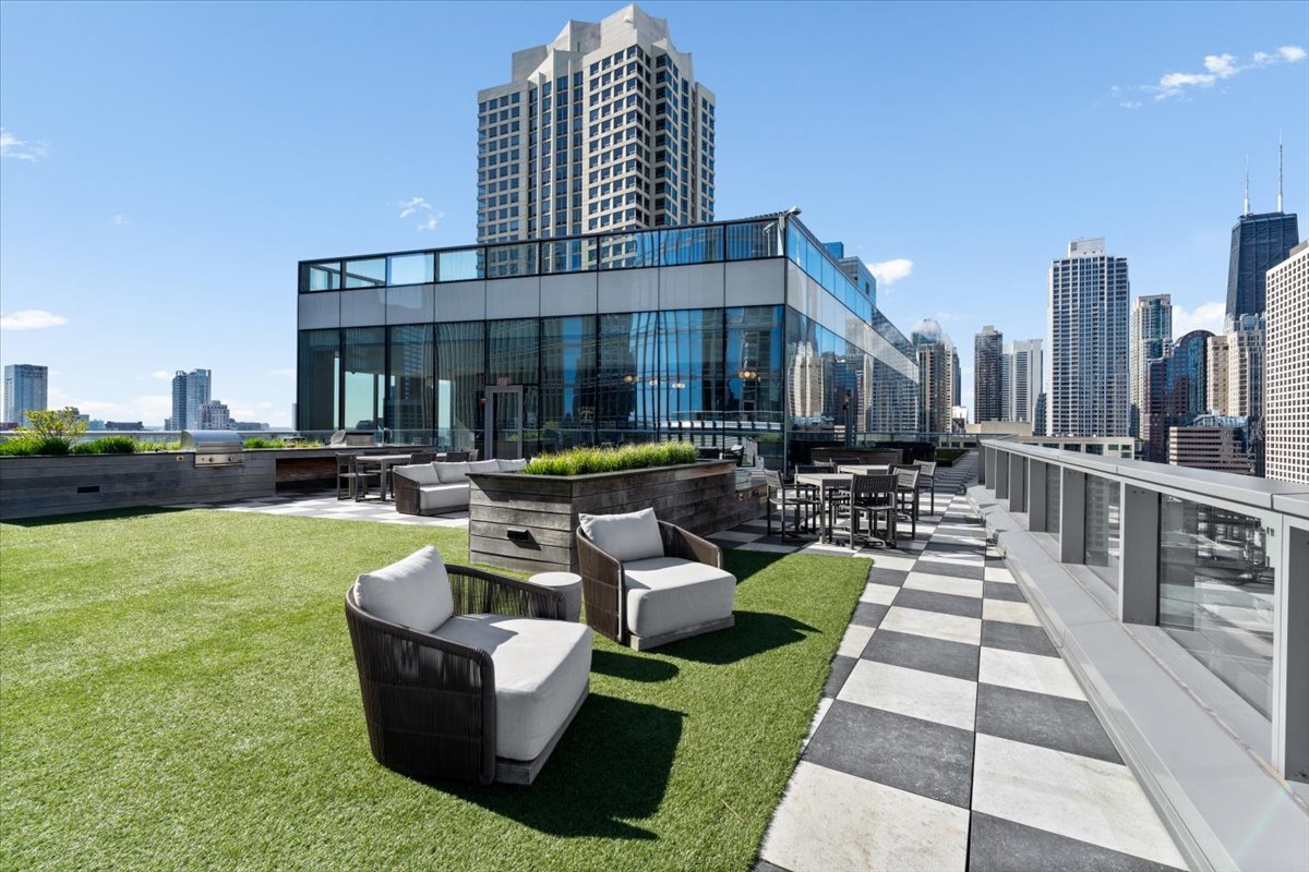 403 N Wabash Avenue Unit: 10C