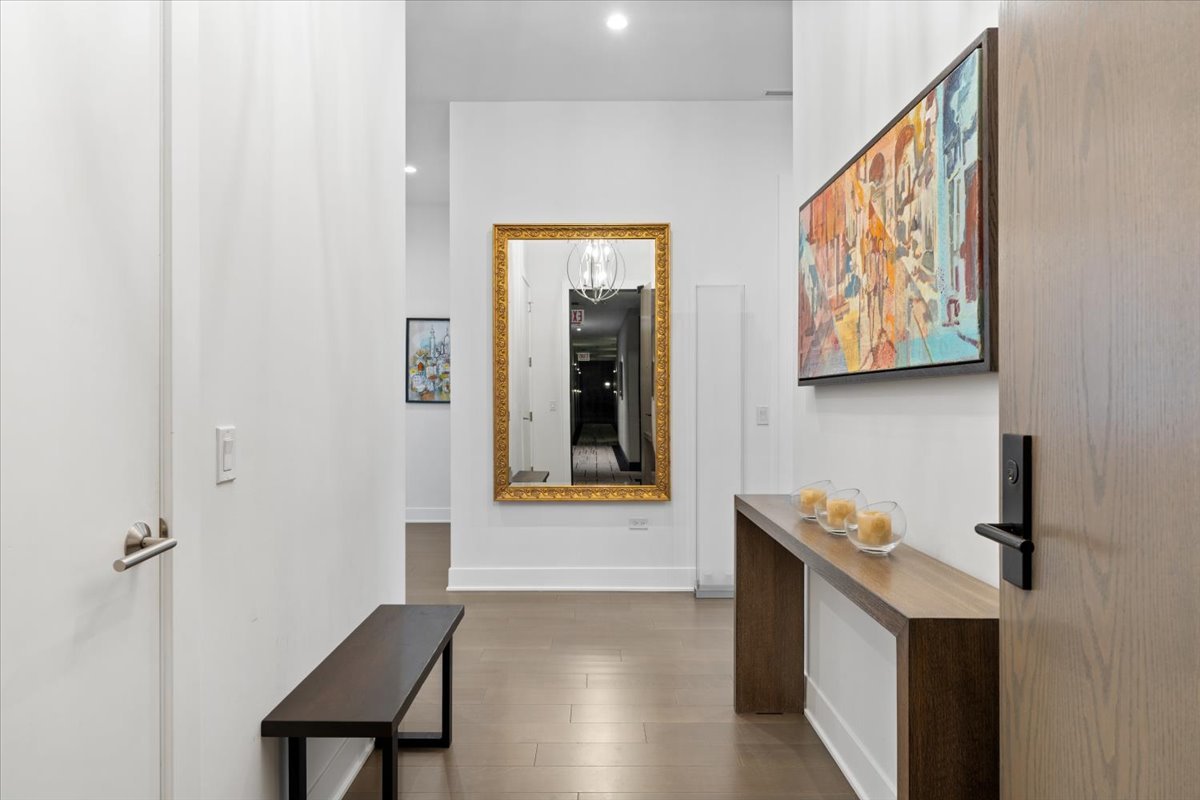 403 N Wabash Avenue Unit: 10C