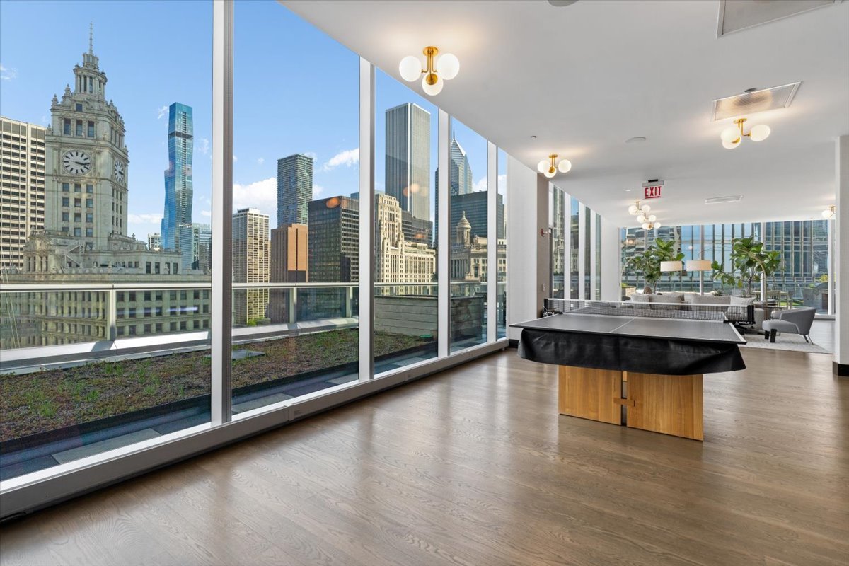 403 N Wabash Avenue Unit: 10C