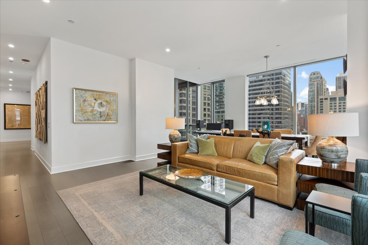 403 N Wabash Avenue Unit: 10C