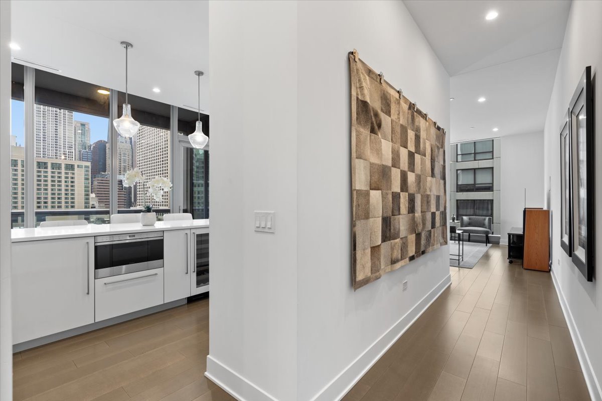403 N Wabash Avenue Unit: 10C