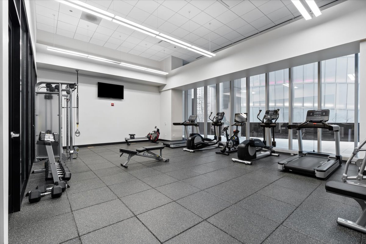 403 N Wabash Avenue Unit: 10C