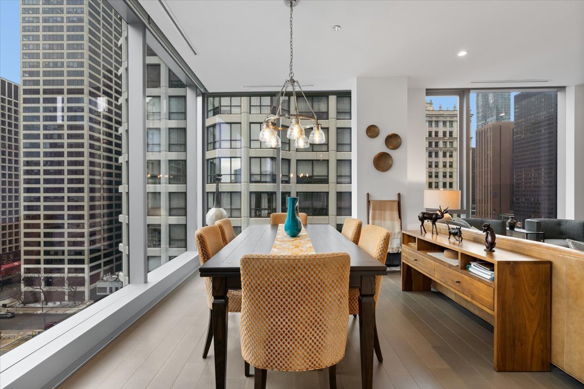 403 N Wabash Avenue Unit: 10C