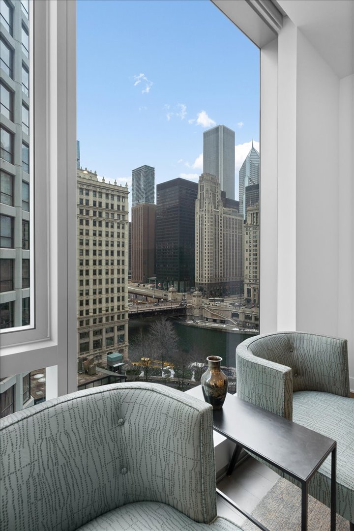 403 N Wabash Avenue Unit: 10C