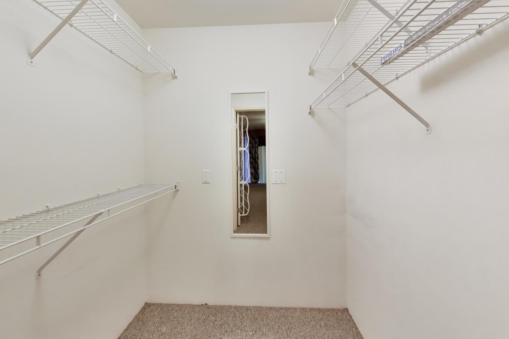 382 Kelburn Road Unit: 221