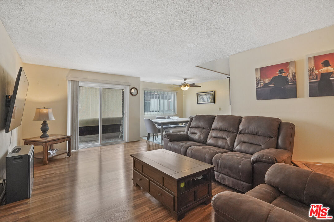 5403 Newcastle Ave Unit: 18