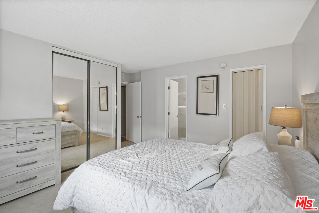 5403 Newcastle Ave Unit: 18