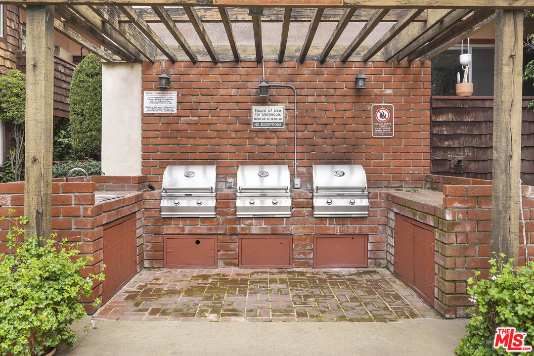 5403 Newcastle Ave Unit: 18