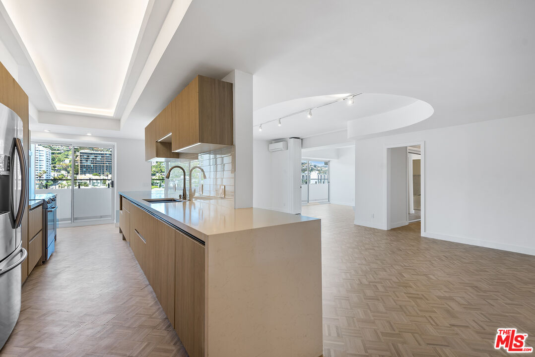 838 N Doheny Dr Unit: 1405