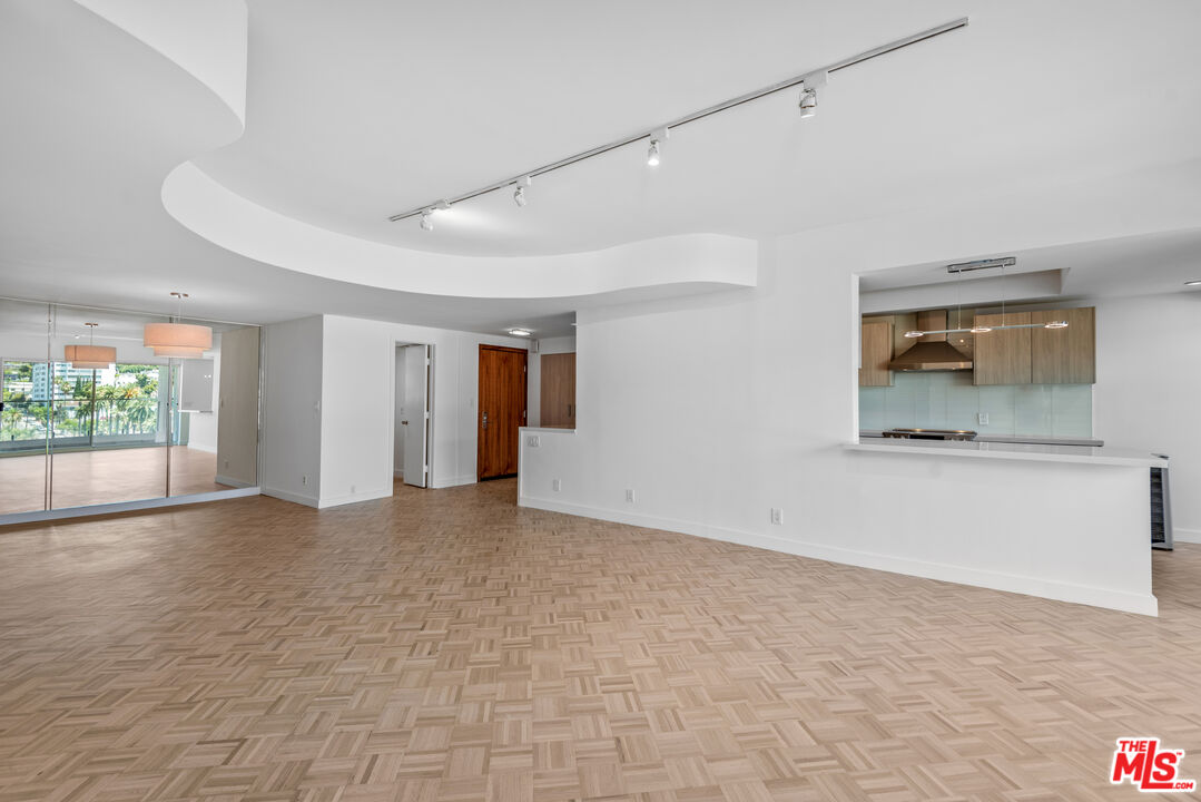 838 N Doheny Dr Unit: 1405