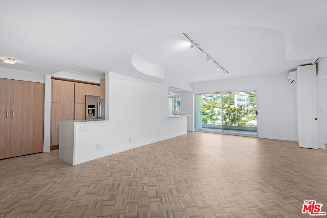838 N Doheny Dr Unit: 1405