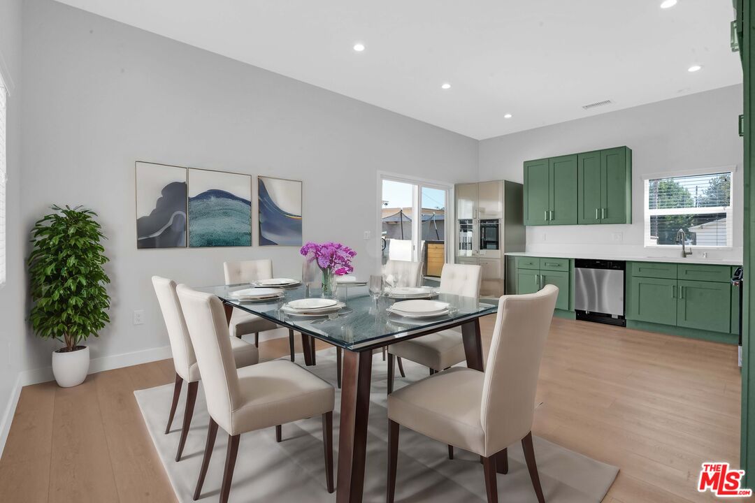 616 Royal Oaks Dr Unit: 1