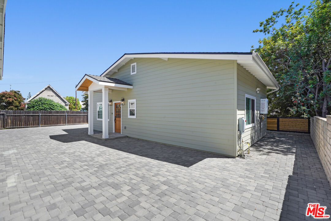 616 Royal Oaks Dr Unit: 1