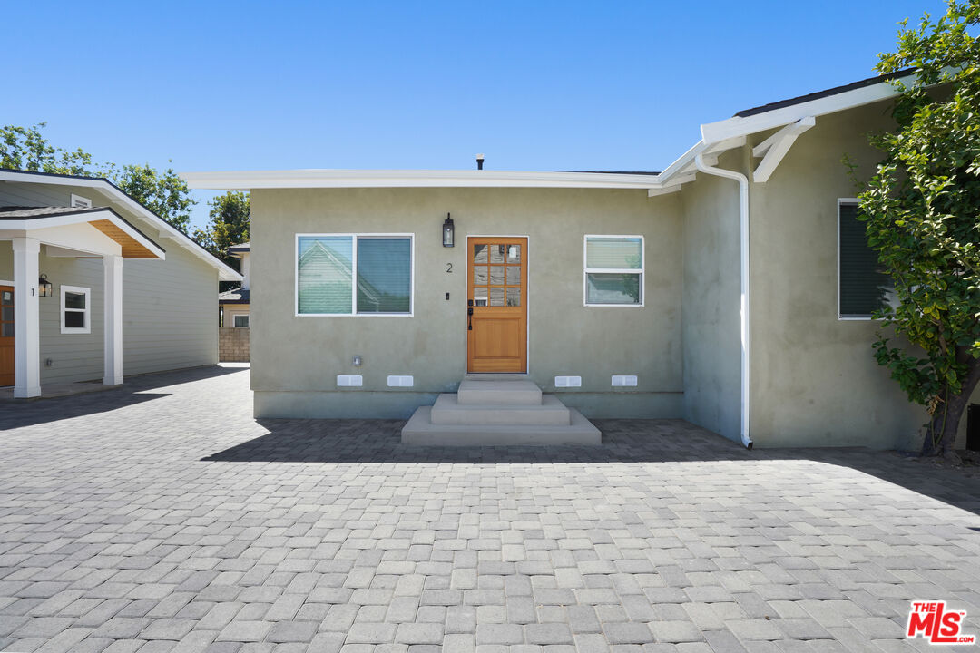 616 Royal Oaks Dr Unit: 2