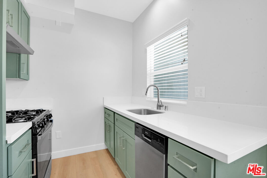 616 Royal Oaks Dr Unit: 2