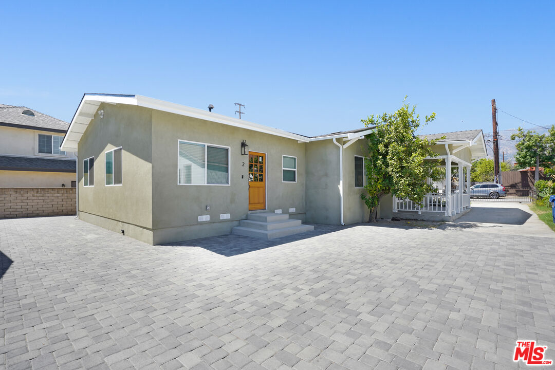 616 Royal Oaks Dr Unit: 2