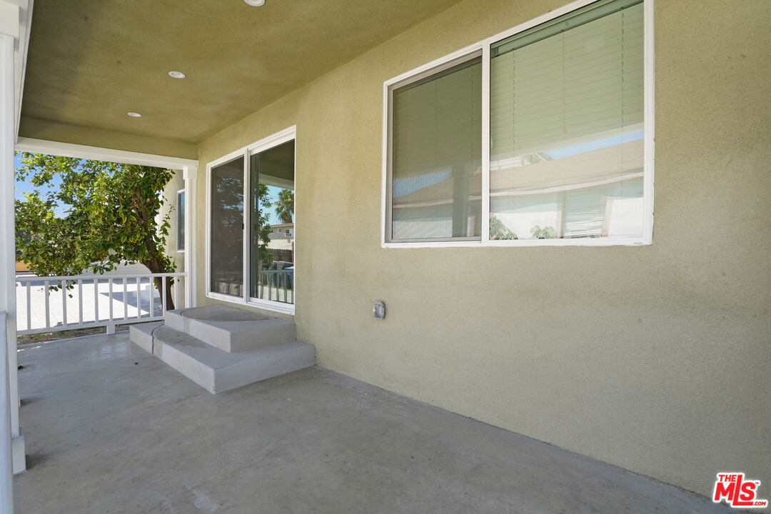 616 Royal Oaks Dr