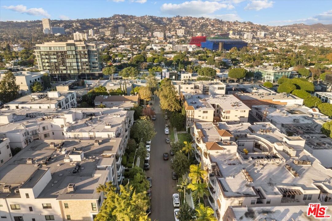 122 N Clark Dr Unit: 404