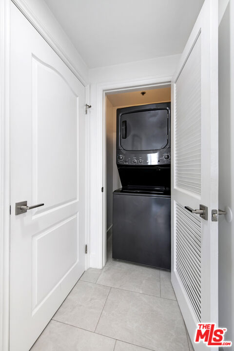 122 N Clark Dr Unit: 404