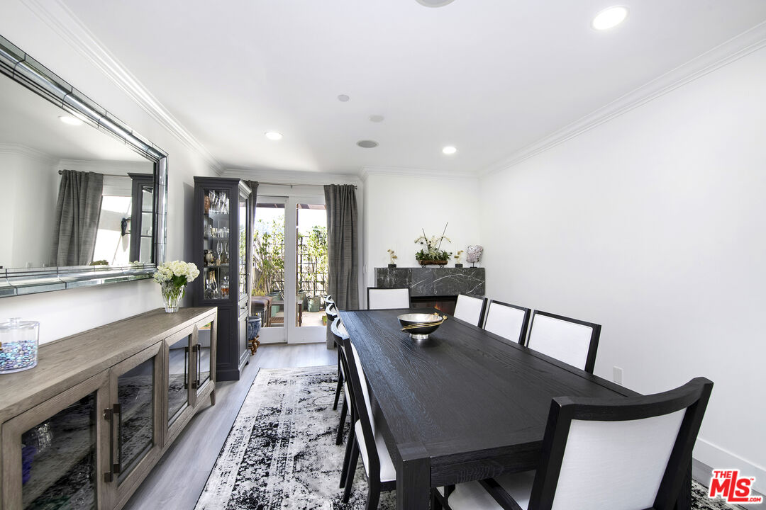 122 N Clark Dr Unit: 404