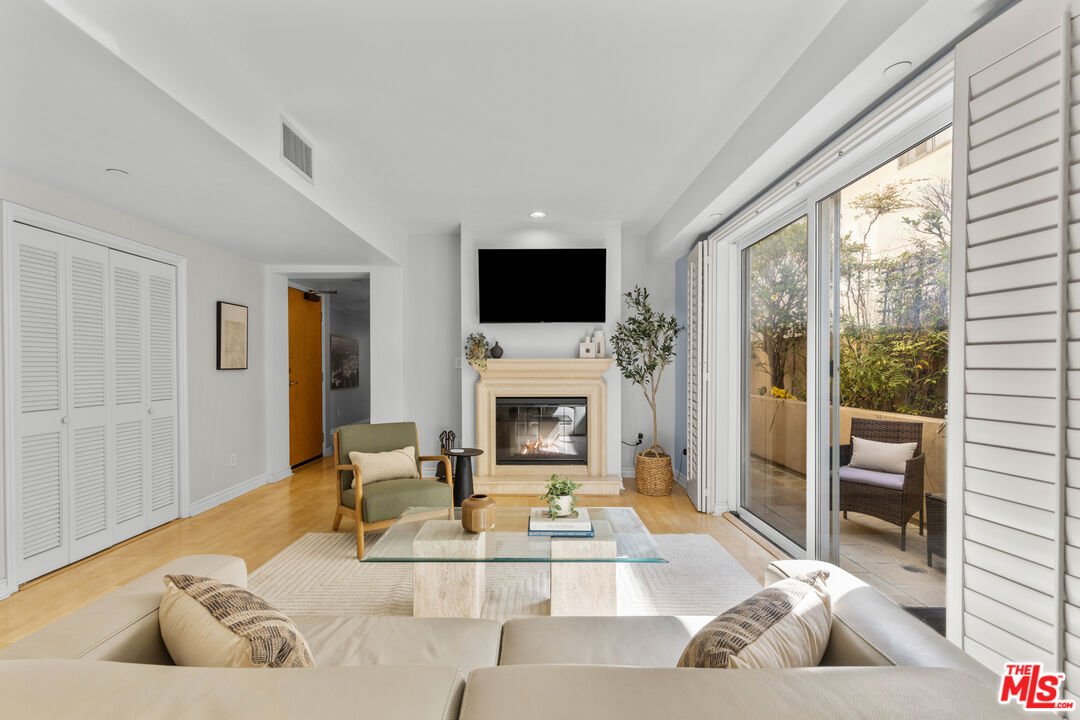 11932 Goshen Ave Unit: 102