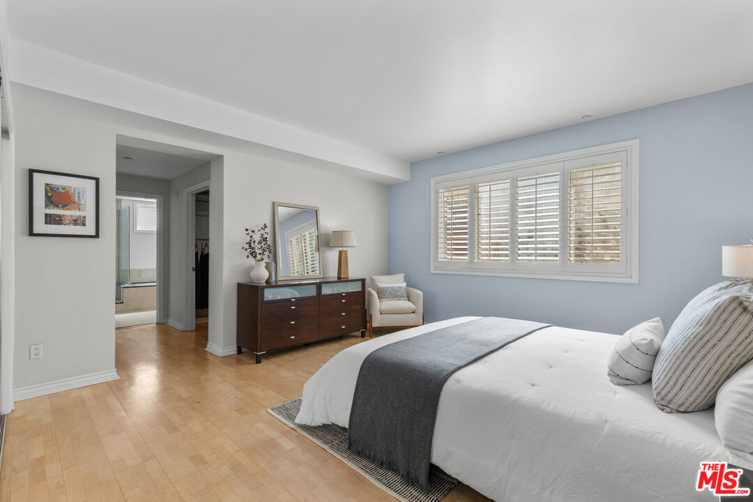 11932 Goshen Ave Unit: 102